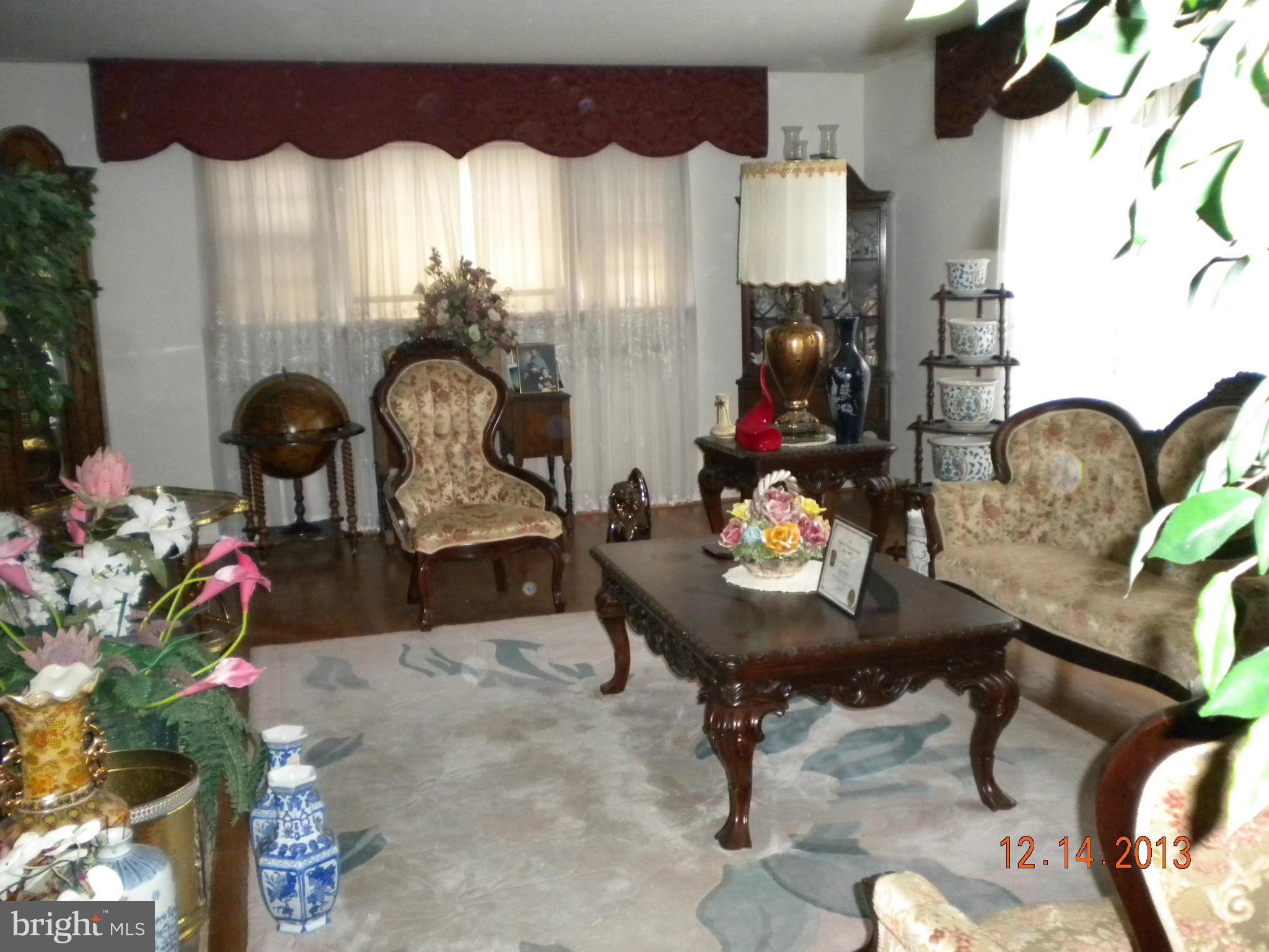8653 Fort Foote Road Fort Washington, MD 20744 - Photo 2 of 15 Living Room
