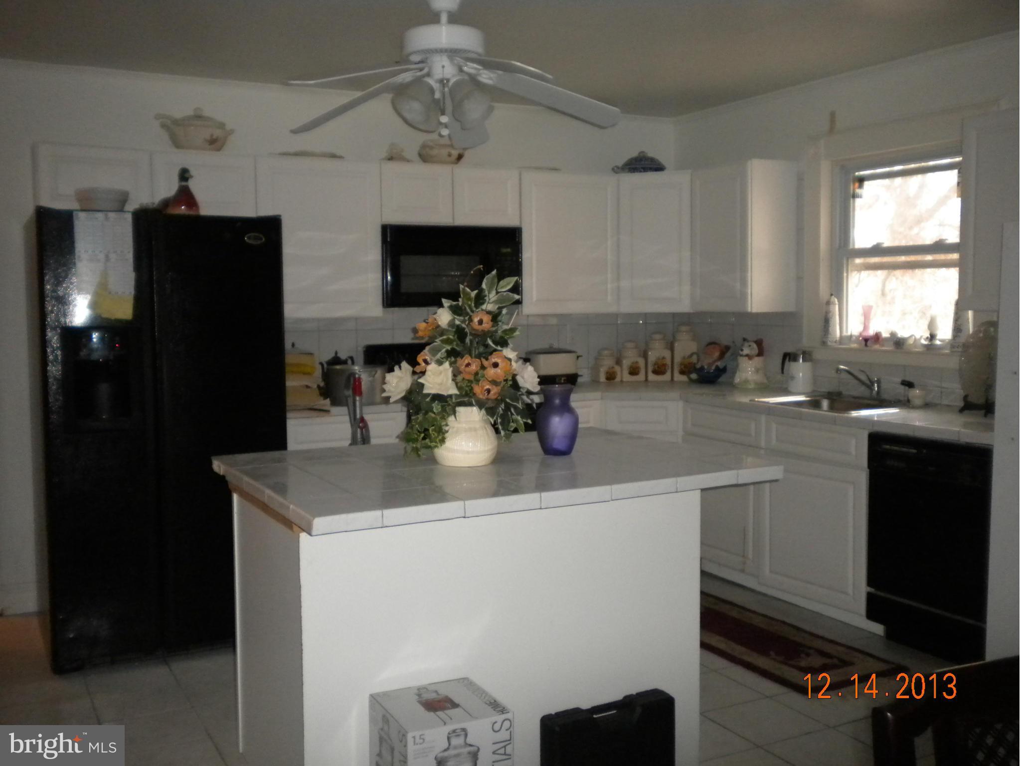 8653 Fort Foote Road Fort Washington, MD 20744 - Photo 4 of 15 Kitchen