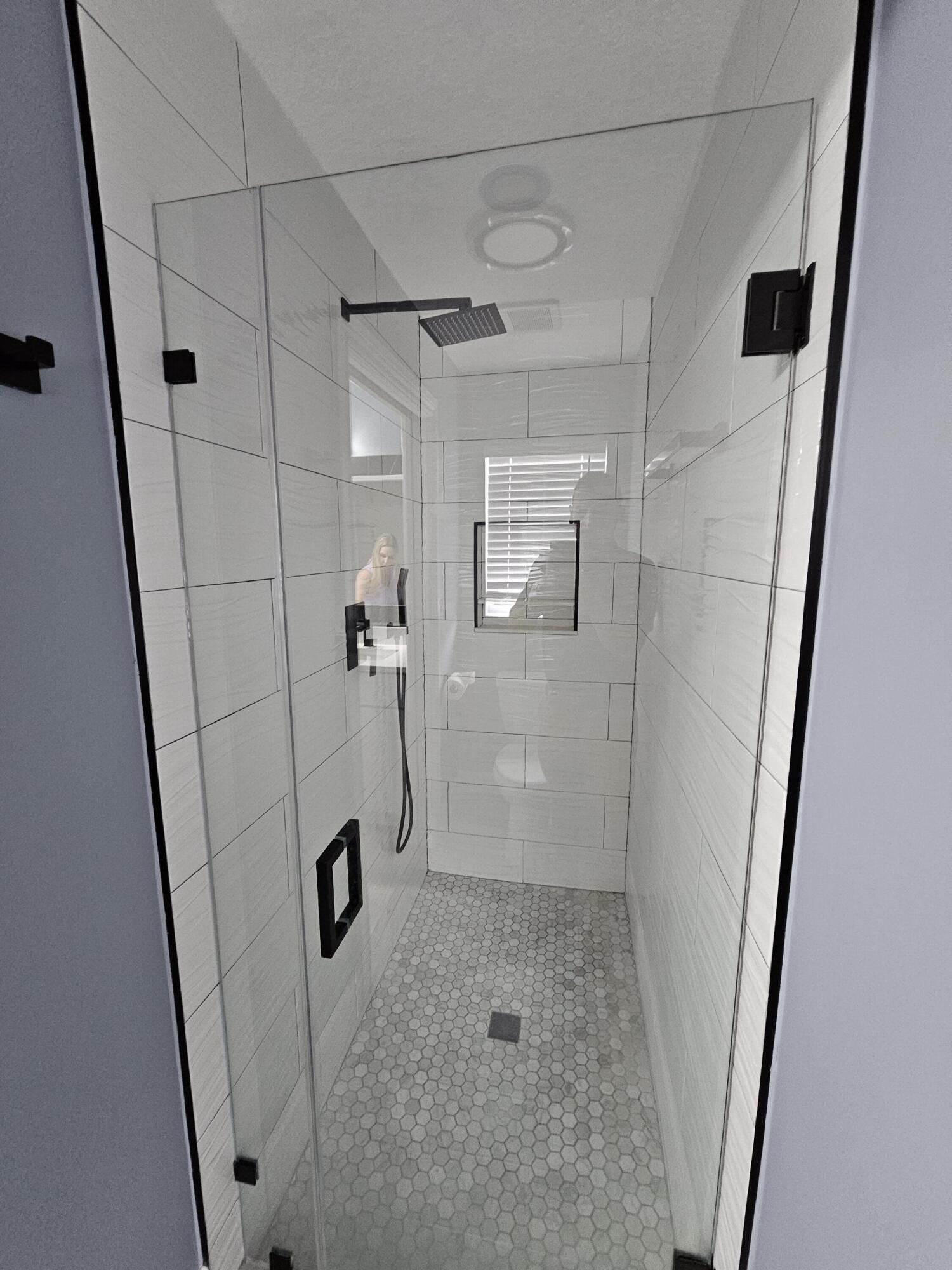 6131 Robinson Street Jupiter, FL 33458 - Photo 10 of 14 20240502041136705891000000-o