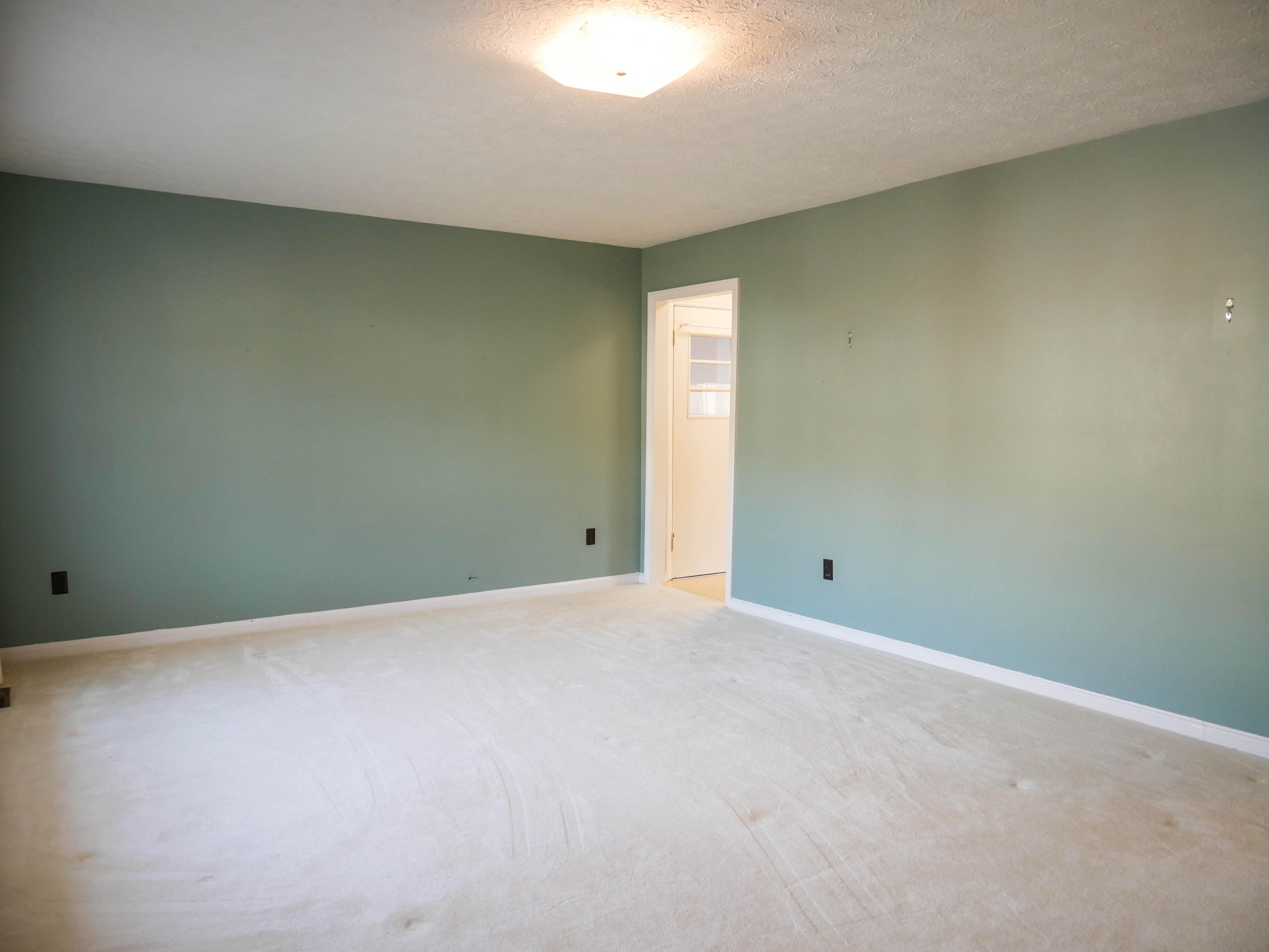 415 Ridgeview Drive Clinton, TN 37716 - Photo 5 of 28 P1020532