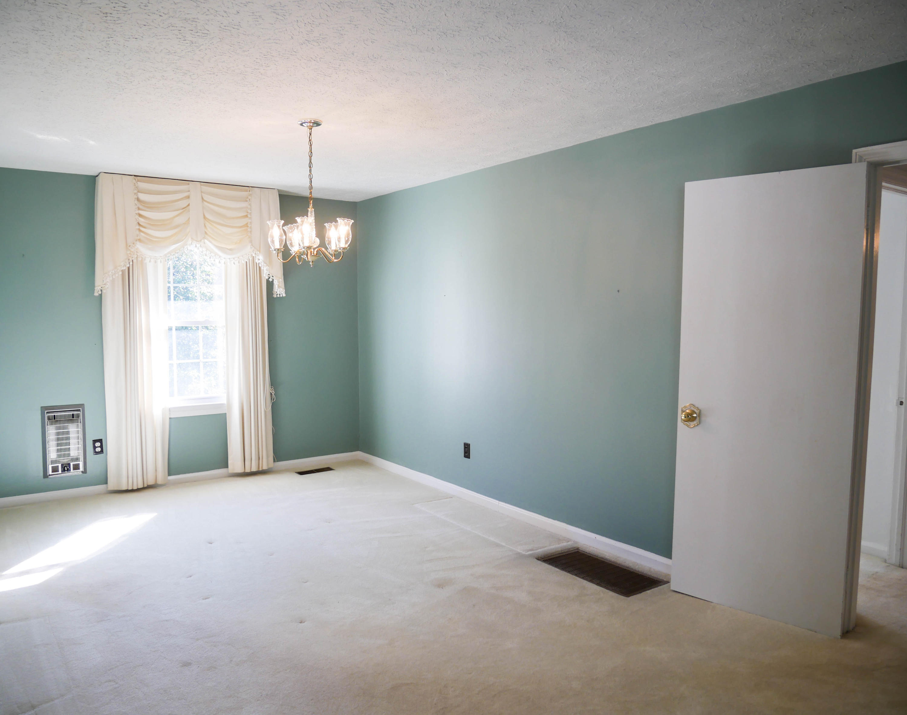 415 Ridgeview Drive Clinton, TN 37716 - Photo 9 of 28 P1020534