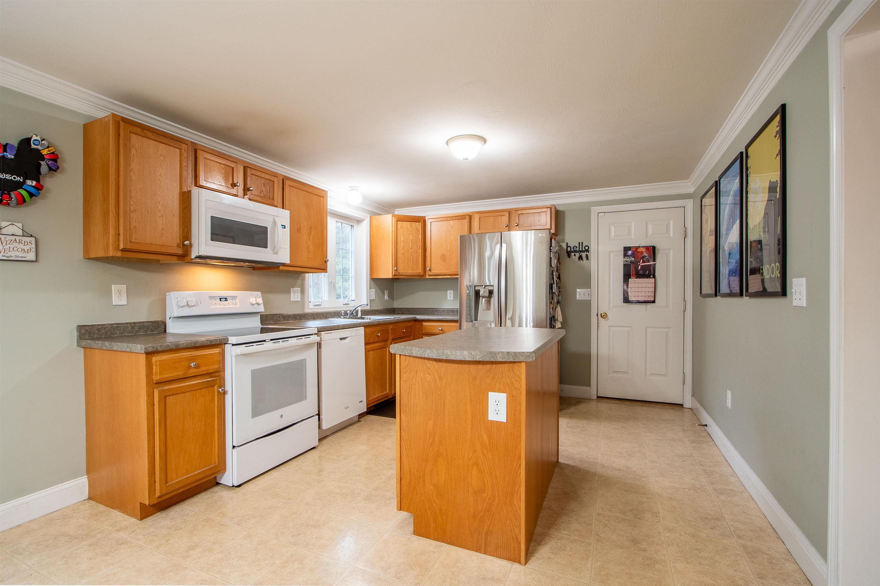 61 Marathon Way Manchester, NH 03109 - Photo 8 of 22