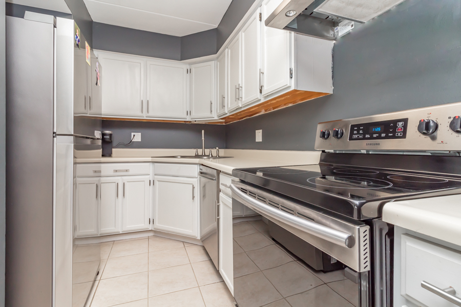 814 North River Road, Unit 2D Mount Prospect, IL 60056 - Photo 6 of 15 Gallery Image 6