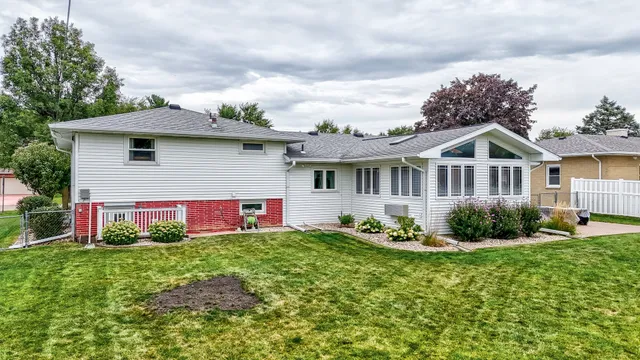 $247,500 | 1517 Sharon Road, Streator, IL 61364