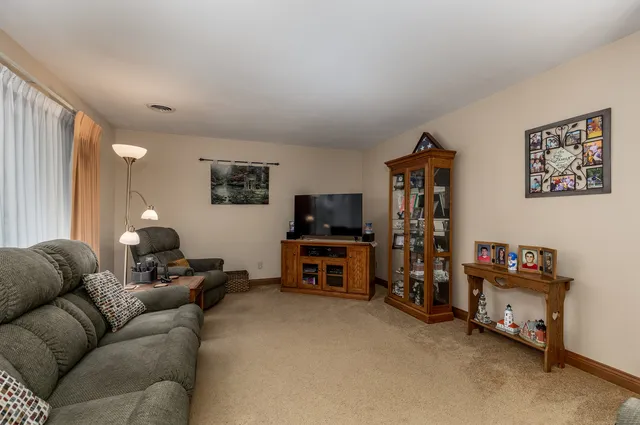 $247,500 | 1517 Sharon Road, Streator, IL 61364