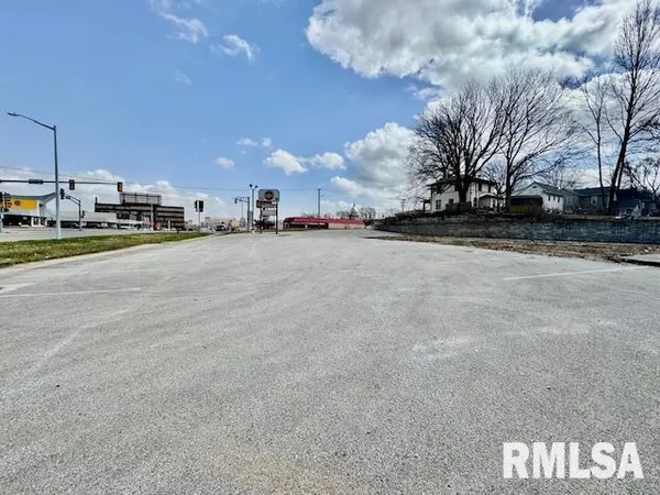 $175,000 | 700 West Jefferson Street, Springfield, IL 62702