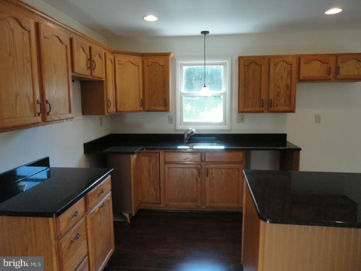 148 Monacy Road Coatesville, PA 19320 - Photo 4 of 18 Kitchen