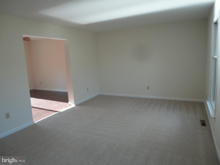 148 Monacy Road Coatesville, PA 19320 - Photo 6 of 18 Living Room