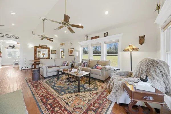 $525,000 | 1804 Farm To Market Road 109, New Ulm, TX 78950