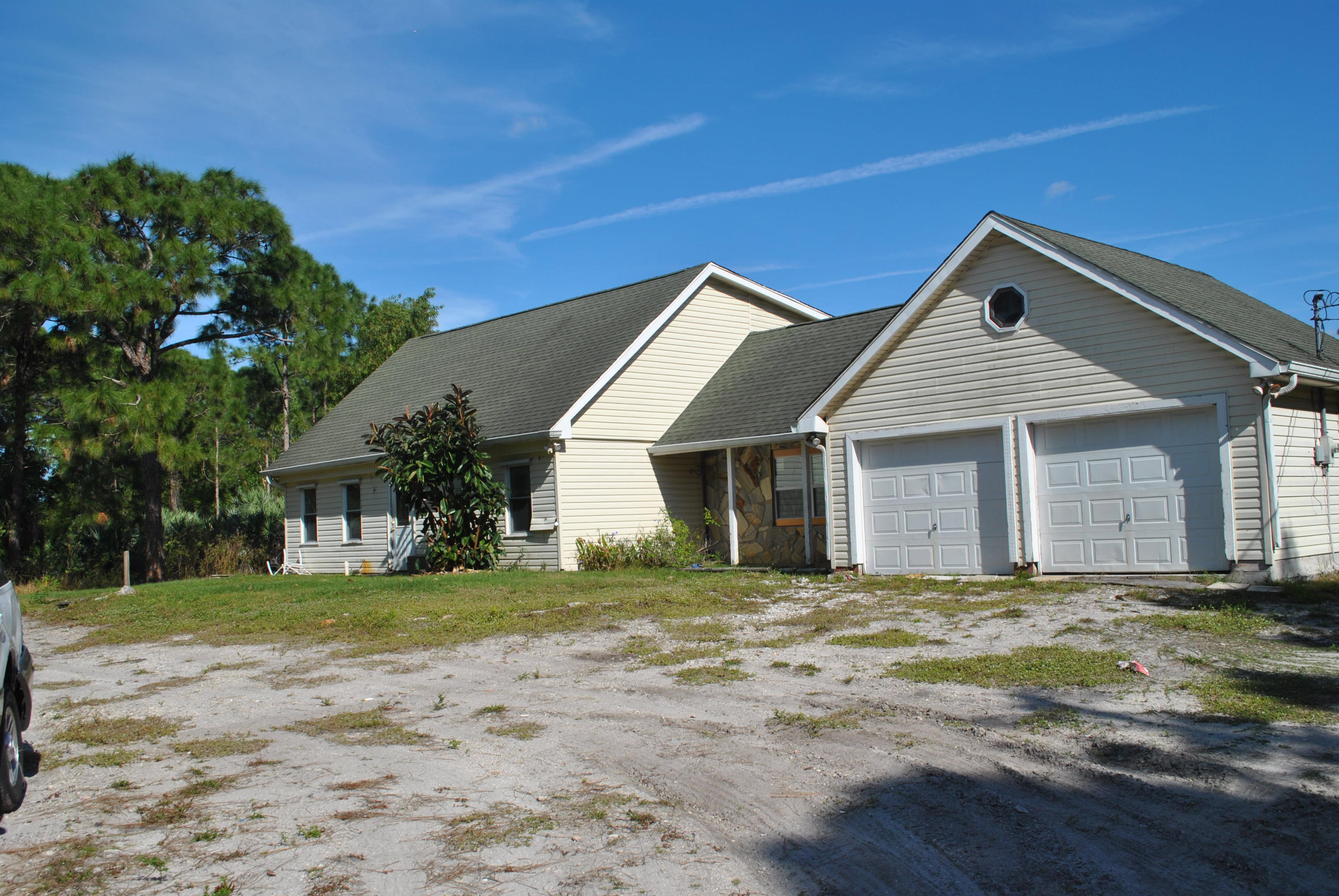 2439 Dyer Road Fort Pierce, FL 34952 - Photo 1 of 8 front