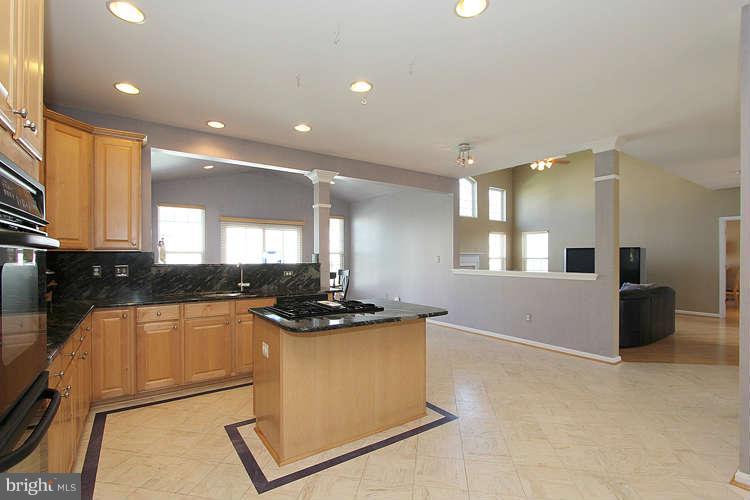 14205 Golden Hook Road Boyds, MD 20841 - Photo 11 of 26 Kitchen