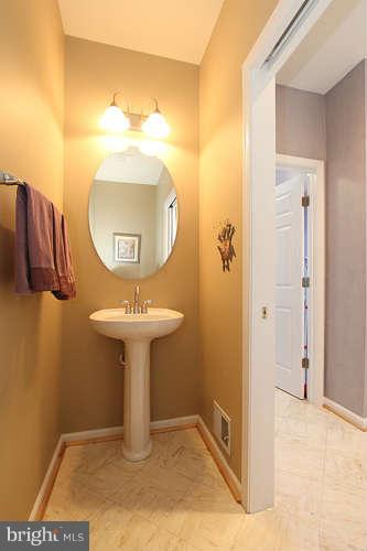 14205 Golden Hook Road Boyds, MD 20841 - Photo 13 of 26 Bath