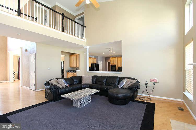 14205 Golden Hook Road Boyds, MD 20841 - Photo 8 of 26 Family Room