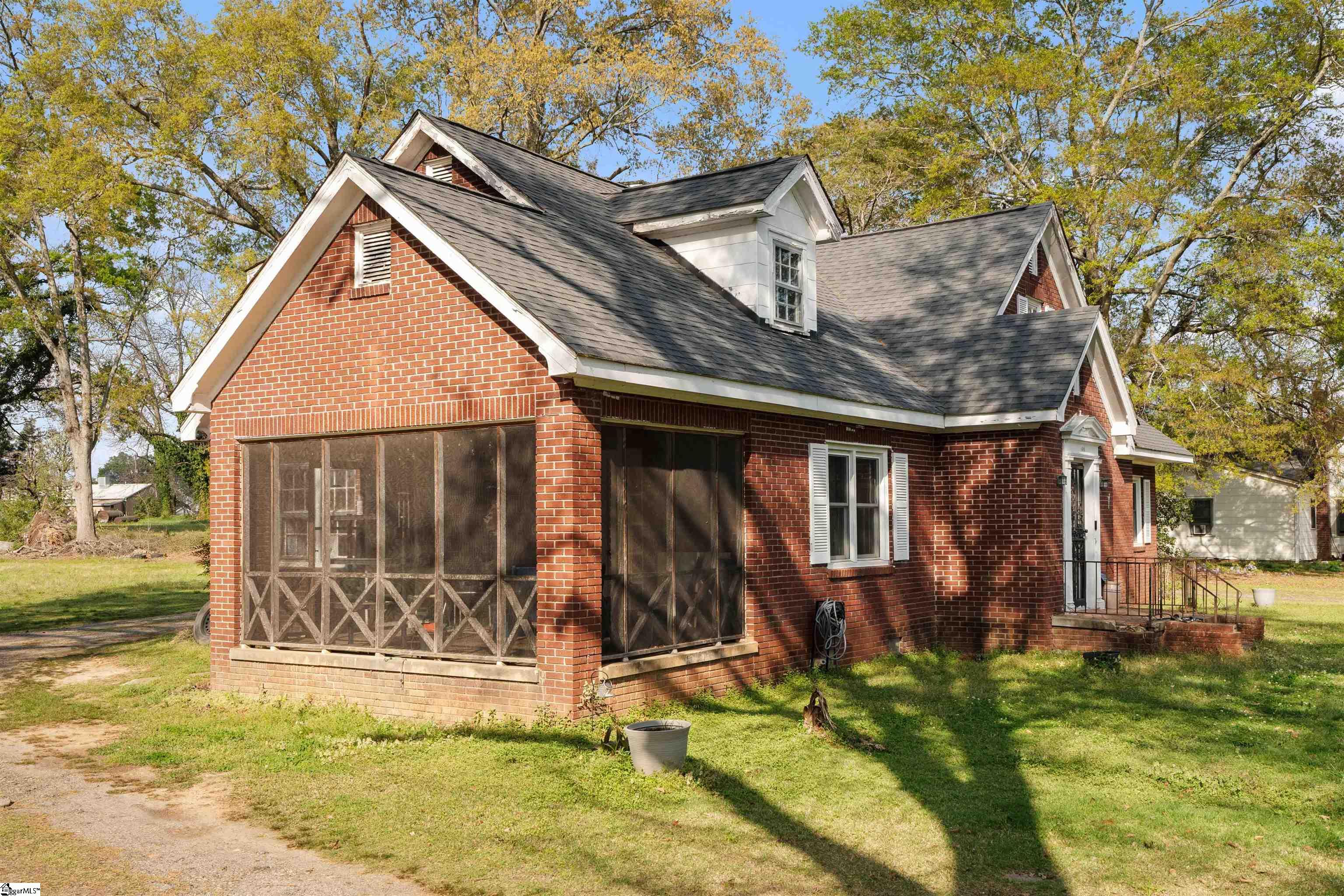108 West Hampton Avenue Honea Path, SC 29654 - Photo 6 of 34
