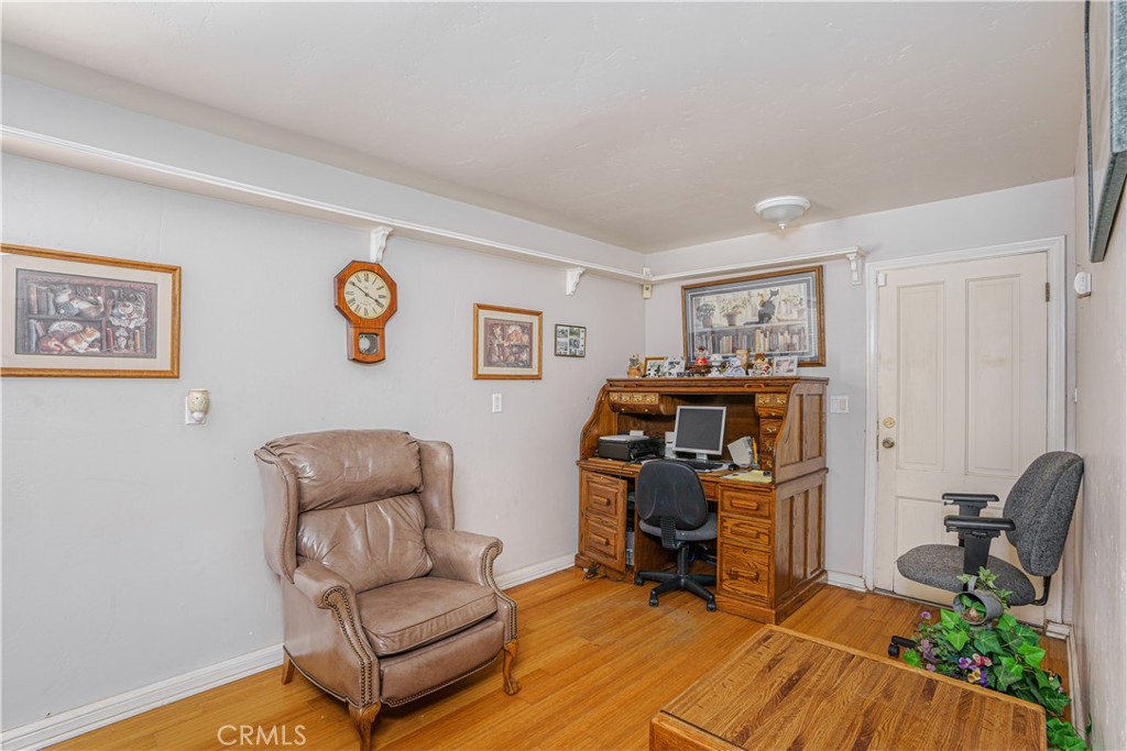 150 Pinal Avenue Santa Maria, CA 93455 - Photo 22 of 36 a living room with furniture and a window