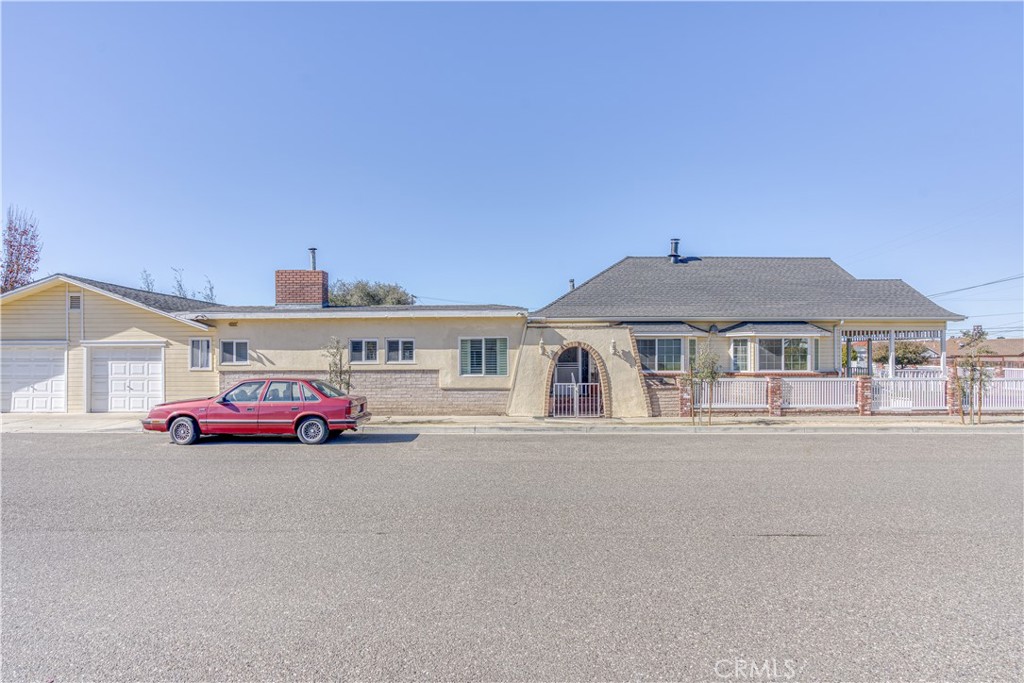 150 Pinal Avenue Santa Maria, CA 93455 - Photo 4 of 36 a front view of a house with a parking space