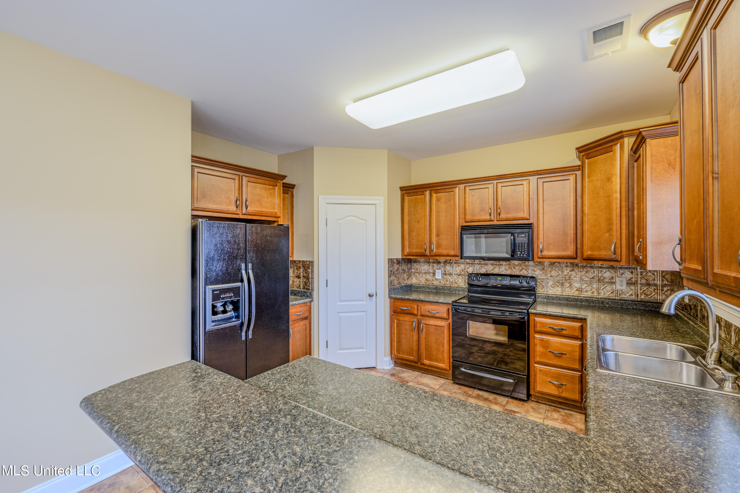 1296 Holly Springs Road Hernando, MS 38632 - Photo 10 of 47 holly springs-27