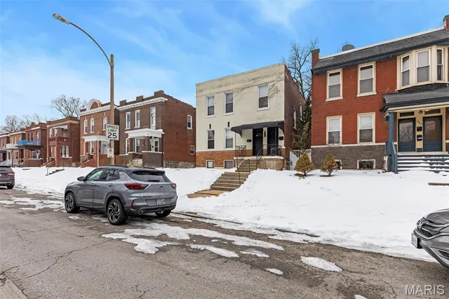 $240,000 | 738 Dover Place, St. Louis, MO 63111