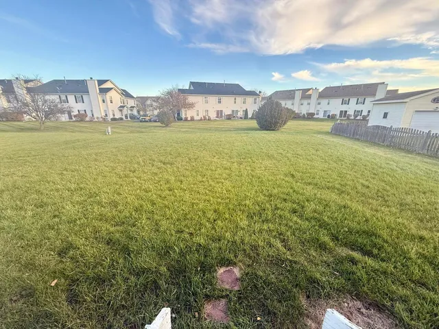 $3,000 | 2477 Smithfield Court, Aurora, IL 60503