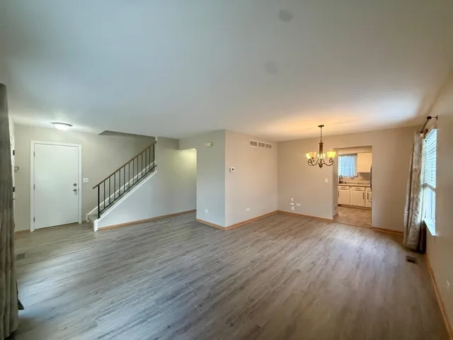 $3,000 | 2477 Smithfield Court, Aurora, IL 60503