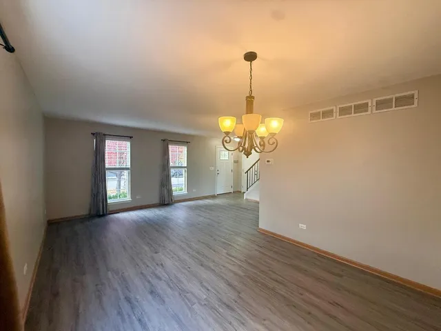 $3,000 | 2477 Smithfield Court, Aurora, IL 60503