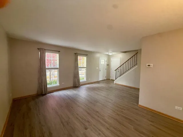 $3,000 | 2477 Smithfield Court, Aurora, IL 60503