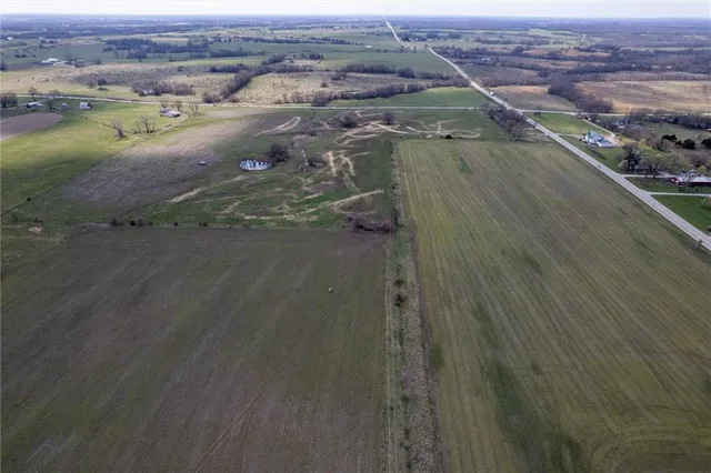 $361,000 | 7 Northeast 770 Road, Clinton, MO 64735