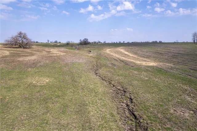 $361,000 | 7 Northeast 770 Road, Clinton, MO 64735