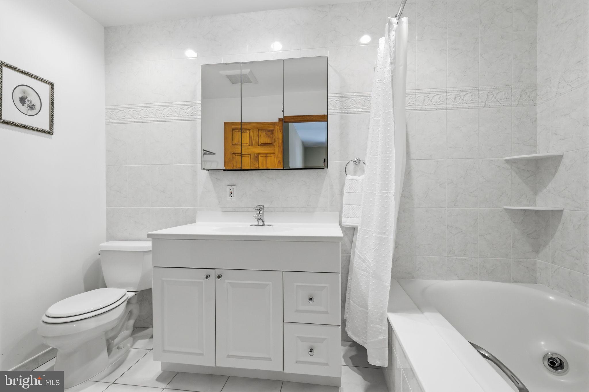 1471 Cortez Road Blue Bell, PA 19422 - Photo 32 of 54 Full 2nd Bathroom (hallway) shared by beds 2,3,4