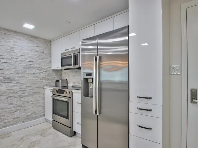 $375,000 | 300 South Duval Street, Unit 2006, Tallahassee, FL 32301