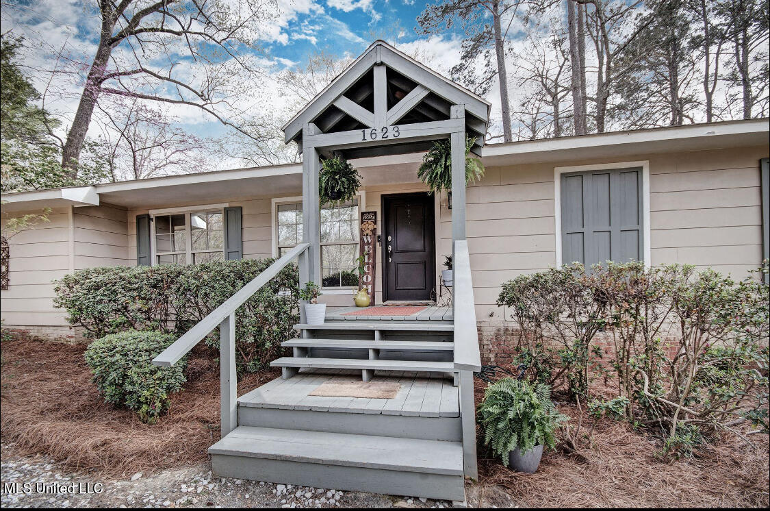 1623 Kent Avenue Jackson, MS 39211 - Photo 3 of 31 IMG_6421