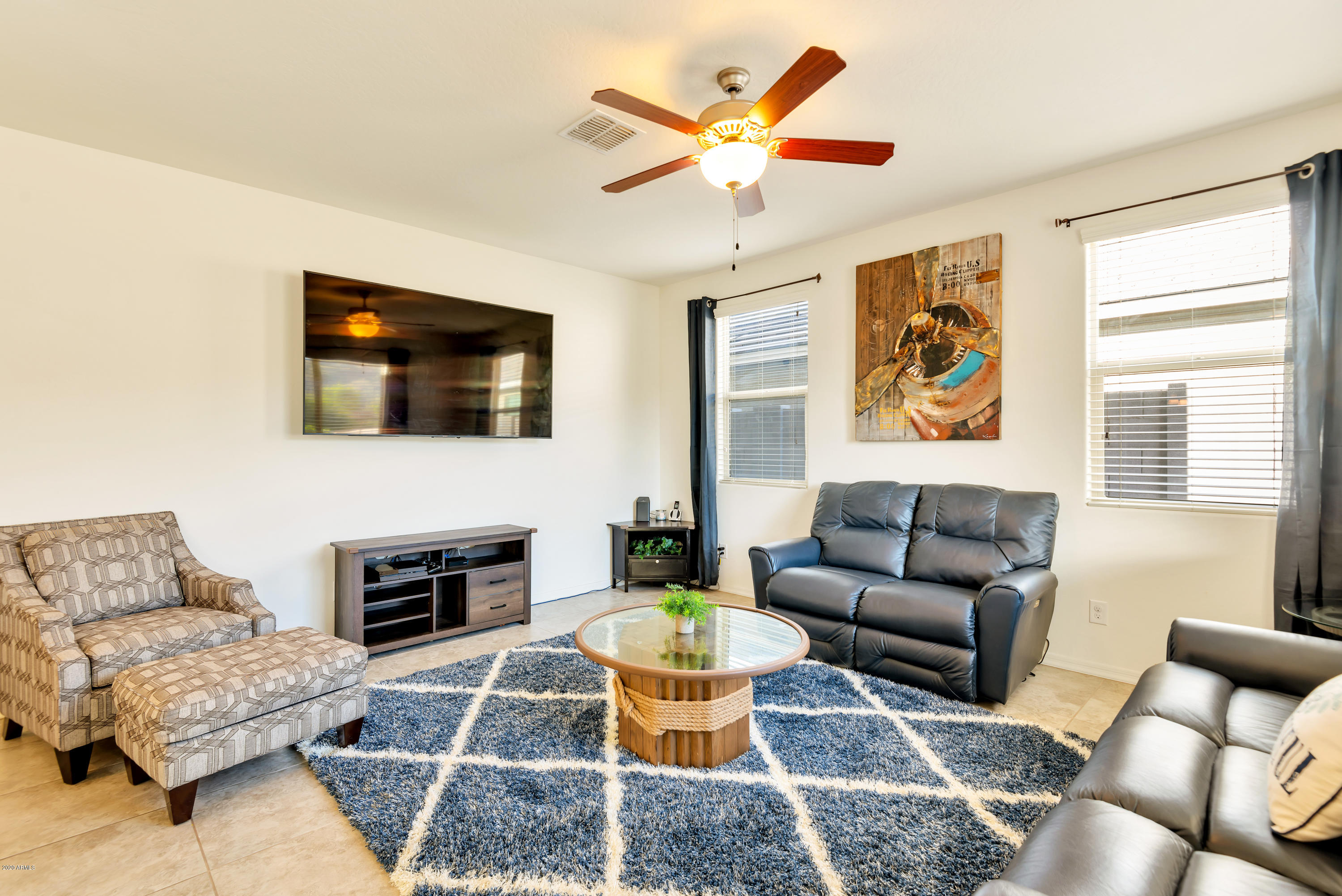 2523 East Beverly Road Phoenix, AZ 85042 - Photo 12 of 35 living area