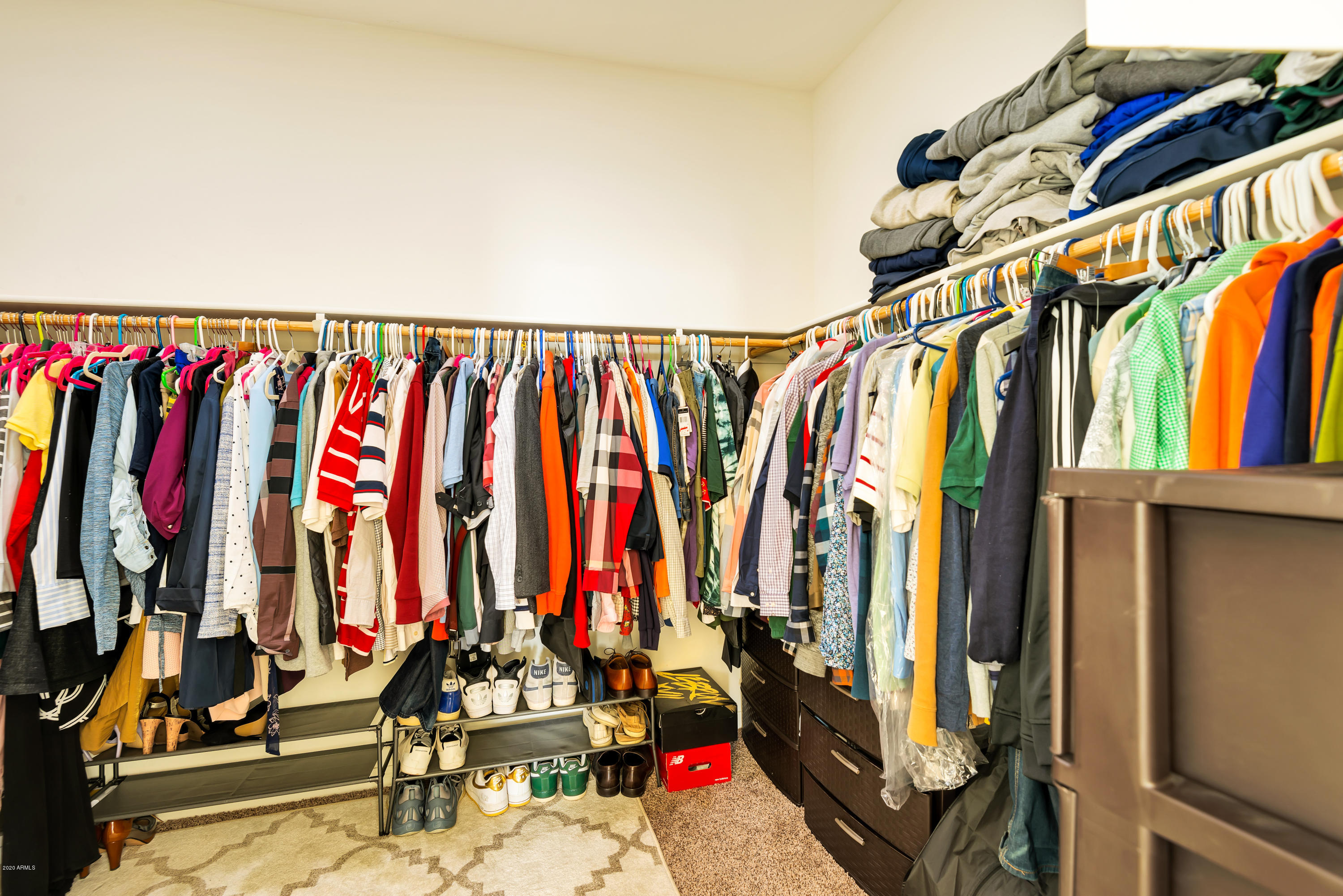 2523 East Beverly Road Phoenix, AZ 85042 - Photo 18 of 35 Master walkin closet