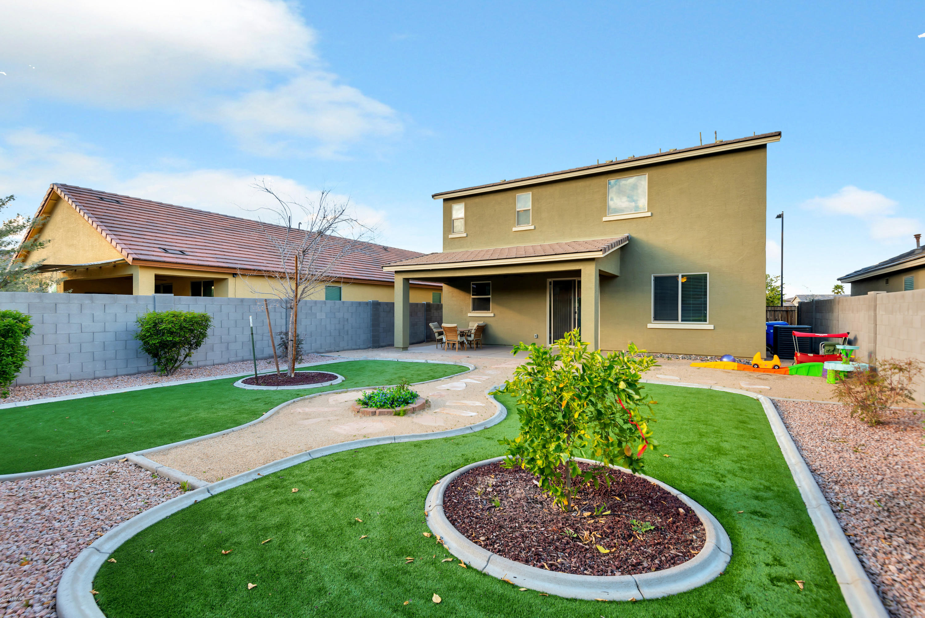 2523 East Beverly Road Phoenix, AZ 85042 - Photo 2 of 35 backyard amazing