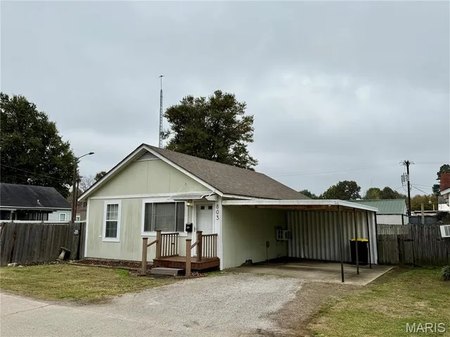 $69,900 | 803 Ballard Street, Kennett, MO 63857