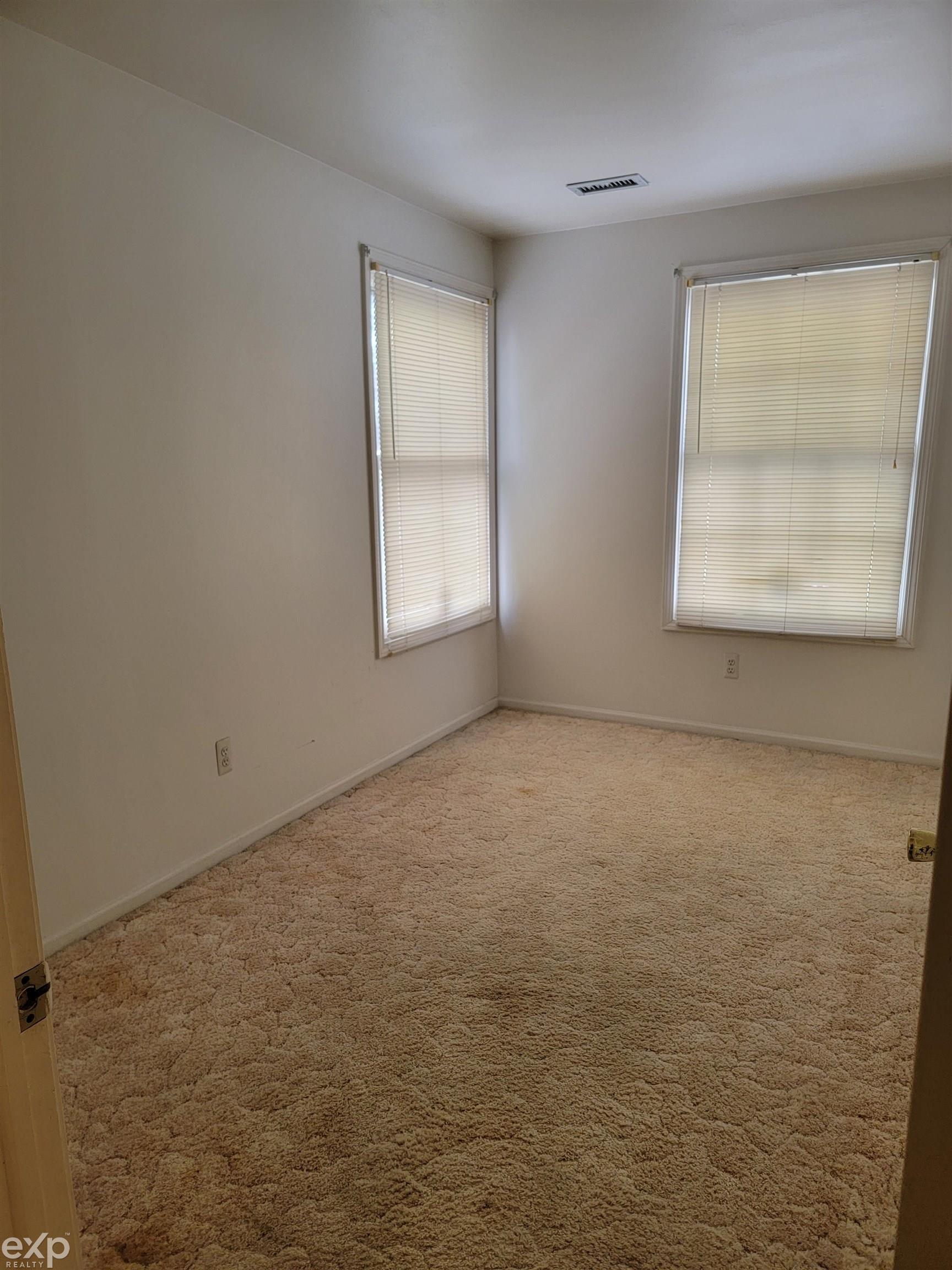 19342 Moross Road Detroit, MI 48224 - Photo 16 of 22 50098324-15.JPG