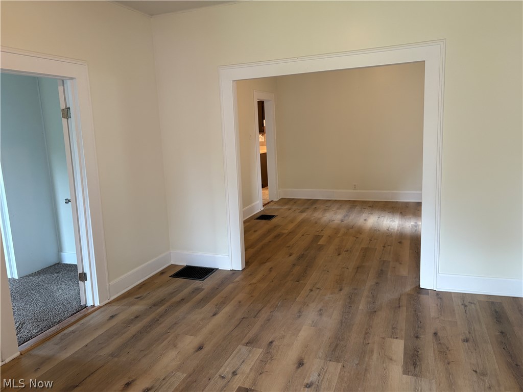 945 Davis Street Akron, OH 44310 - Photo 3 of 12 Gallery Image 3