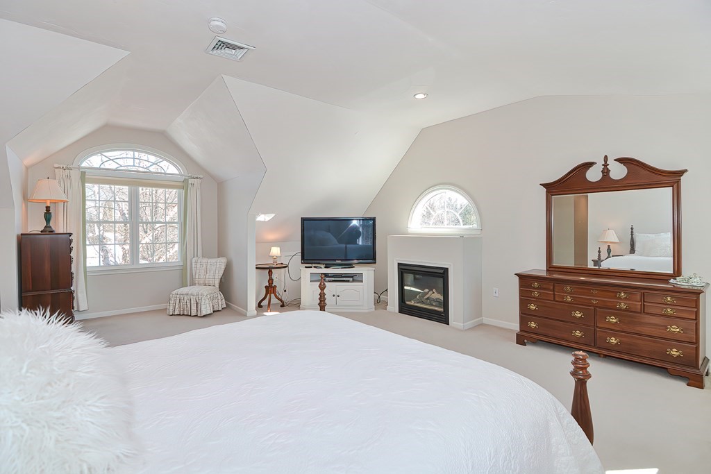 83 Juniper Road Holliston, MA 01746 - Photo 29 of 41 Gallery Image 29