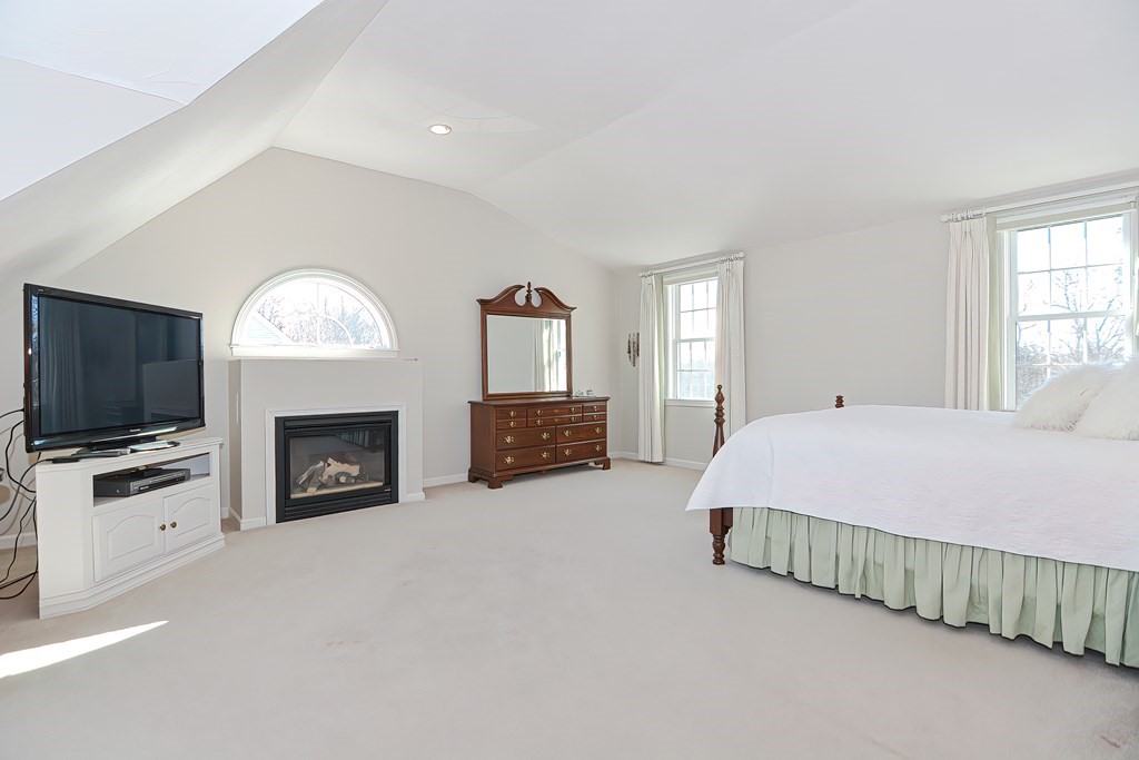 83 Juniper Road Holliston, MA 01746 - Photo 30 of 41 Gallery Image 30