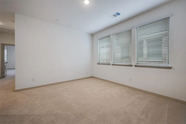 $3,300 | 512 Parkside Drive, Argyle, TX 76226