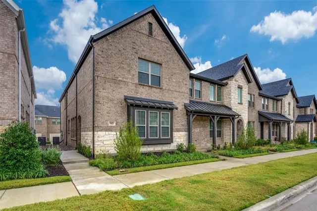 $3,300 | 512 Parkside Drive, Argyle, TX 76226