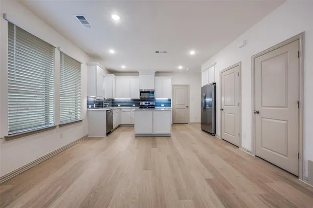 $3,300 | 512 Parkside Drive, Argyle, TX 76226