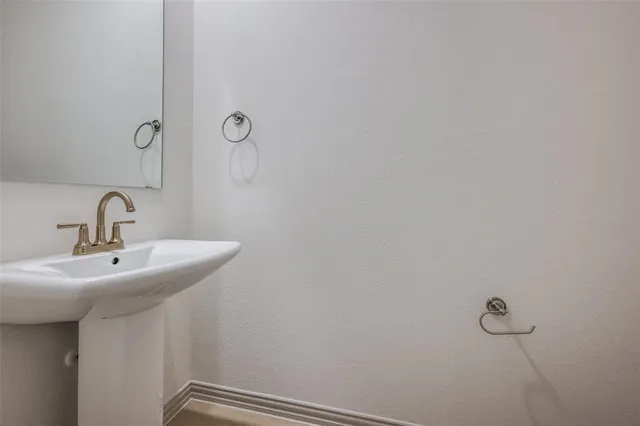 $3,300 | 512 Parkside Drive, Argyle, TX 76226