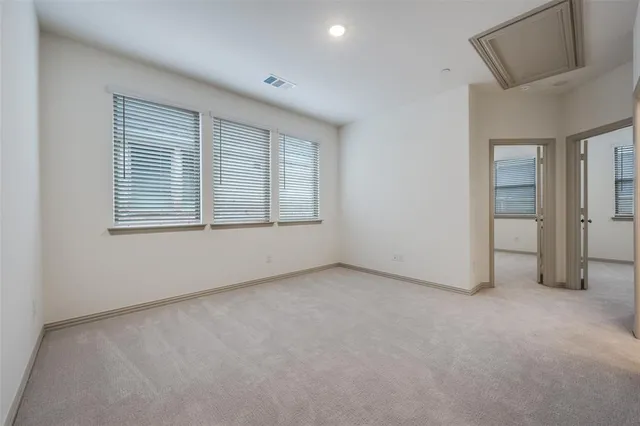 $3,300 | 512 Parkside Drive, Argyle, TX 76226