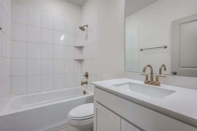 $3,300 | 512 Parkside Drive, Argyle, TX 76226