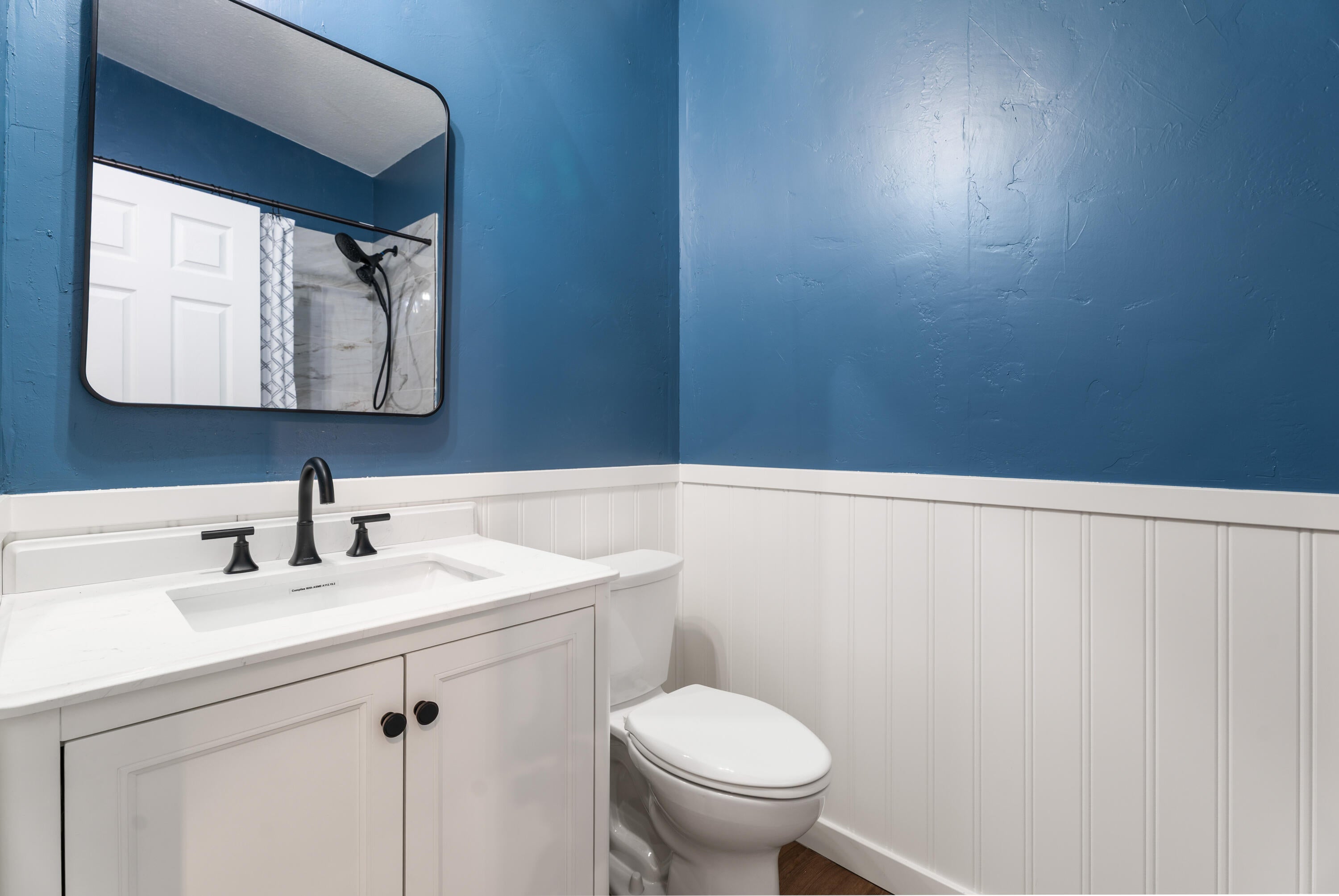8695 Southwest Crater Loop Road Terrebonne, OR 97760 - Photo 21 of 35 28-Bathroom