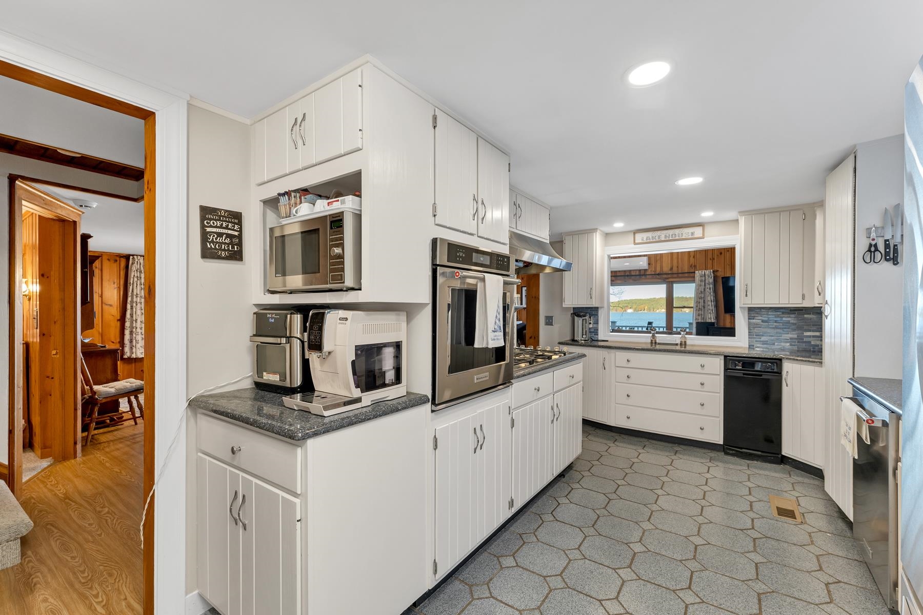 190 Black Point Road Alton, NH 03810 - Photo 8 of 19