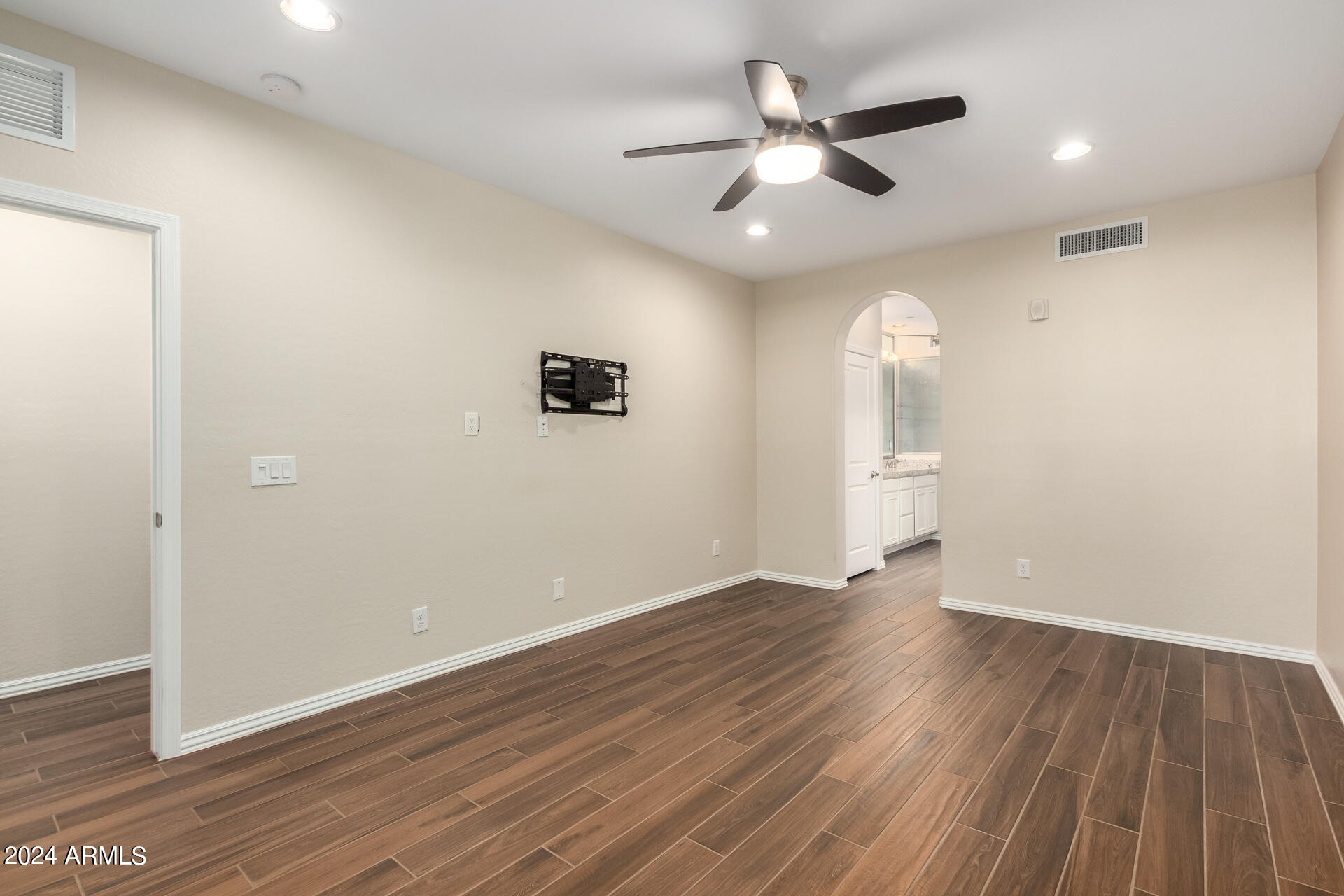 3935 East Rough Rider Road, Unit 1344 Phoenix, AZ 85050 - Photo 15 of 47 0015-15 - Rough Rider