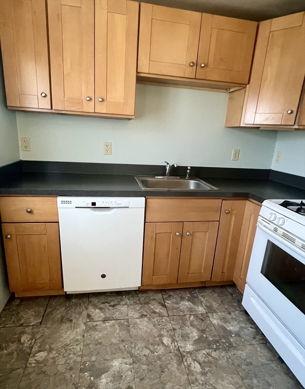 10 Edgemere Road Quincy, MA 02169 - Photo 31 of 38