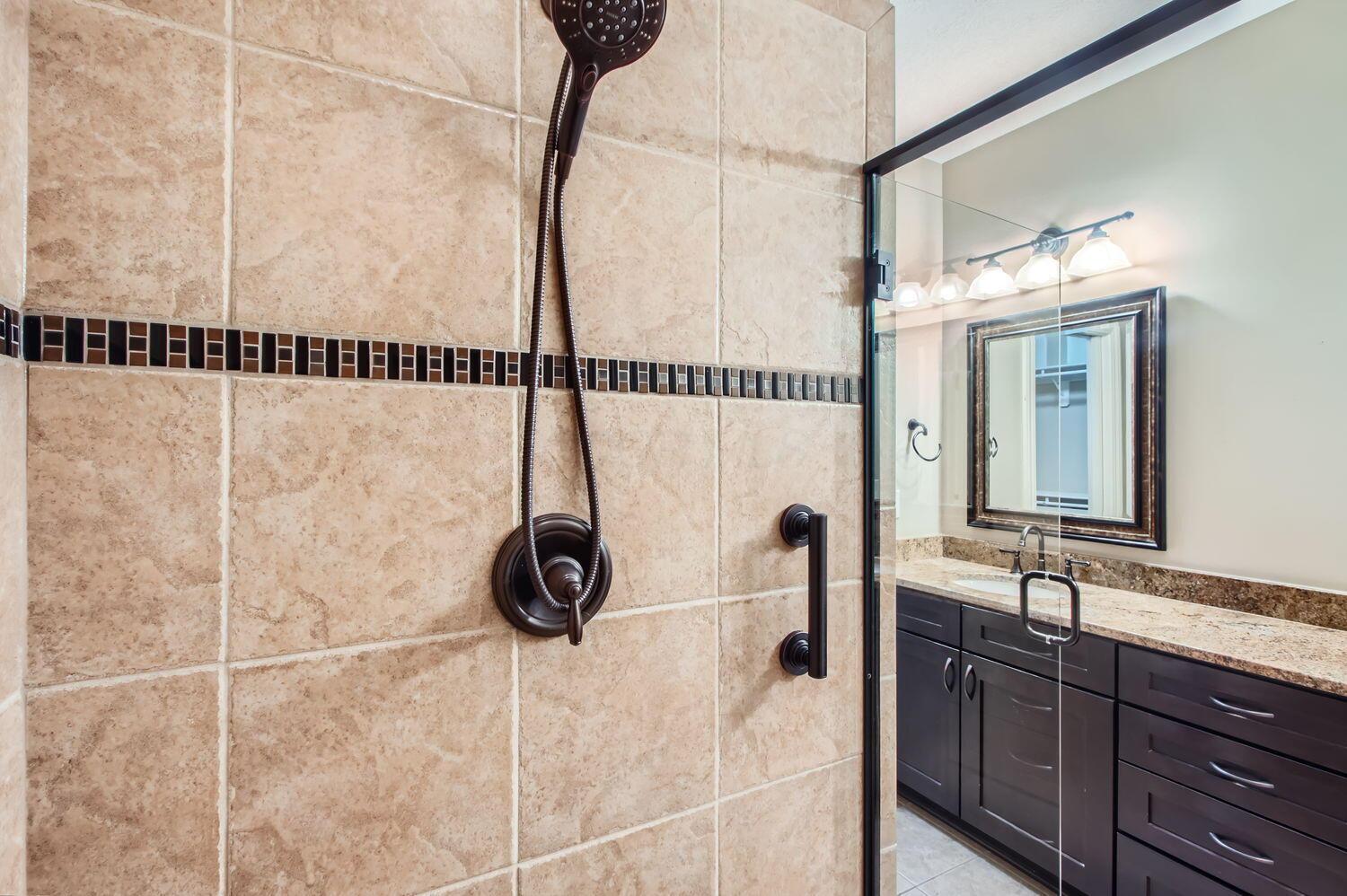9040 Samari Place Powell, OH 43065 - Photo 18 of 31 Primary Bathroom